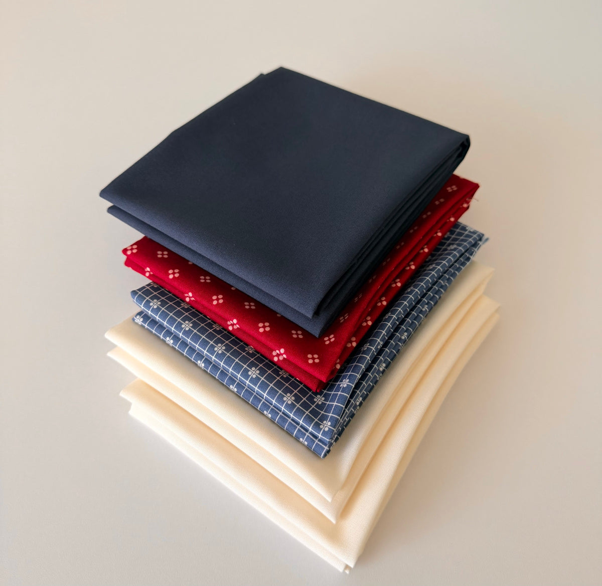 Prairie Americana Fat Quarter Bundle – 5 Curated Riley Blake Fabric Fat Quarters in Le Creme Denim & Oxford Blue