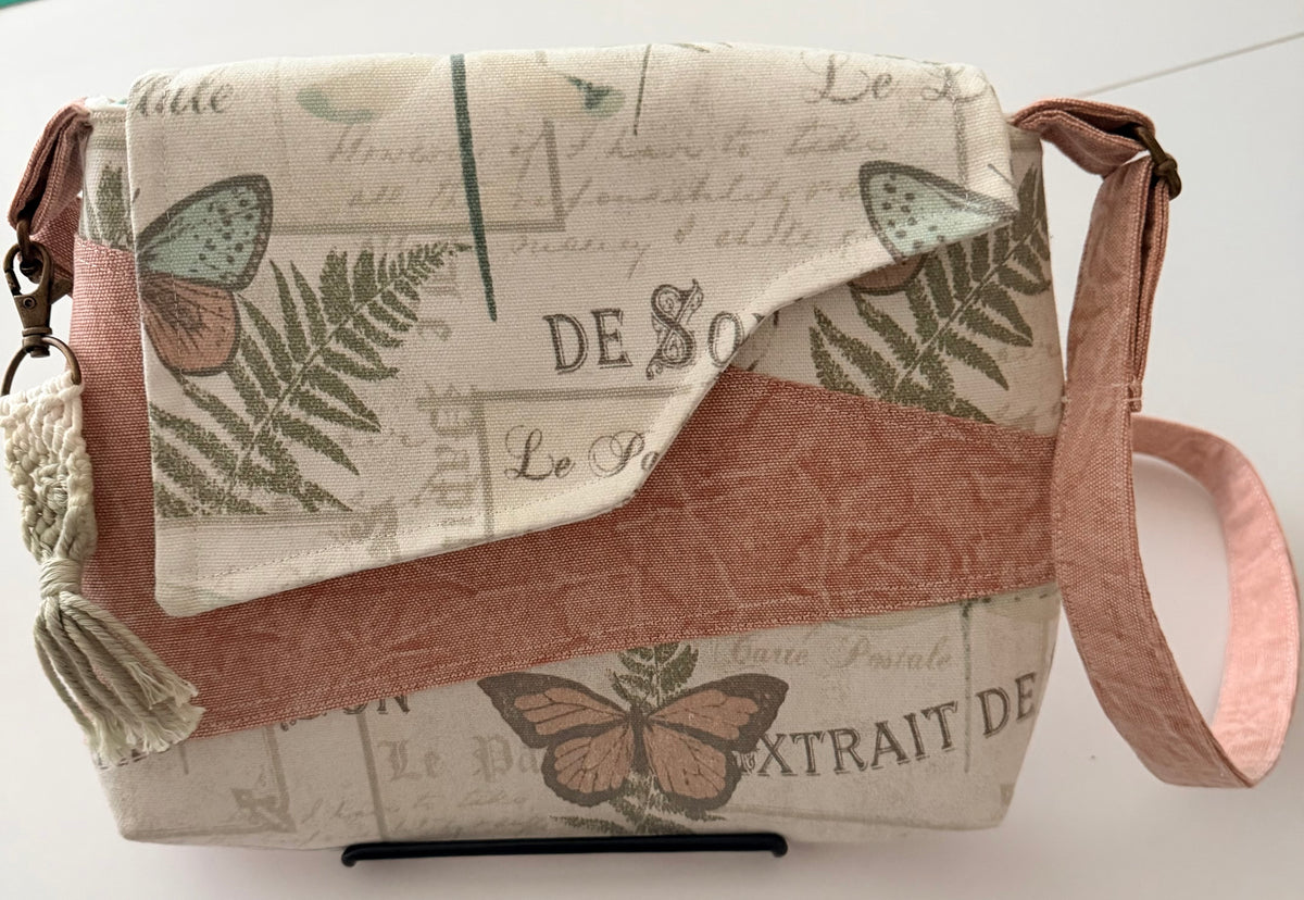 Butterfly 🦋 and Floral Print Handbag 👜